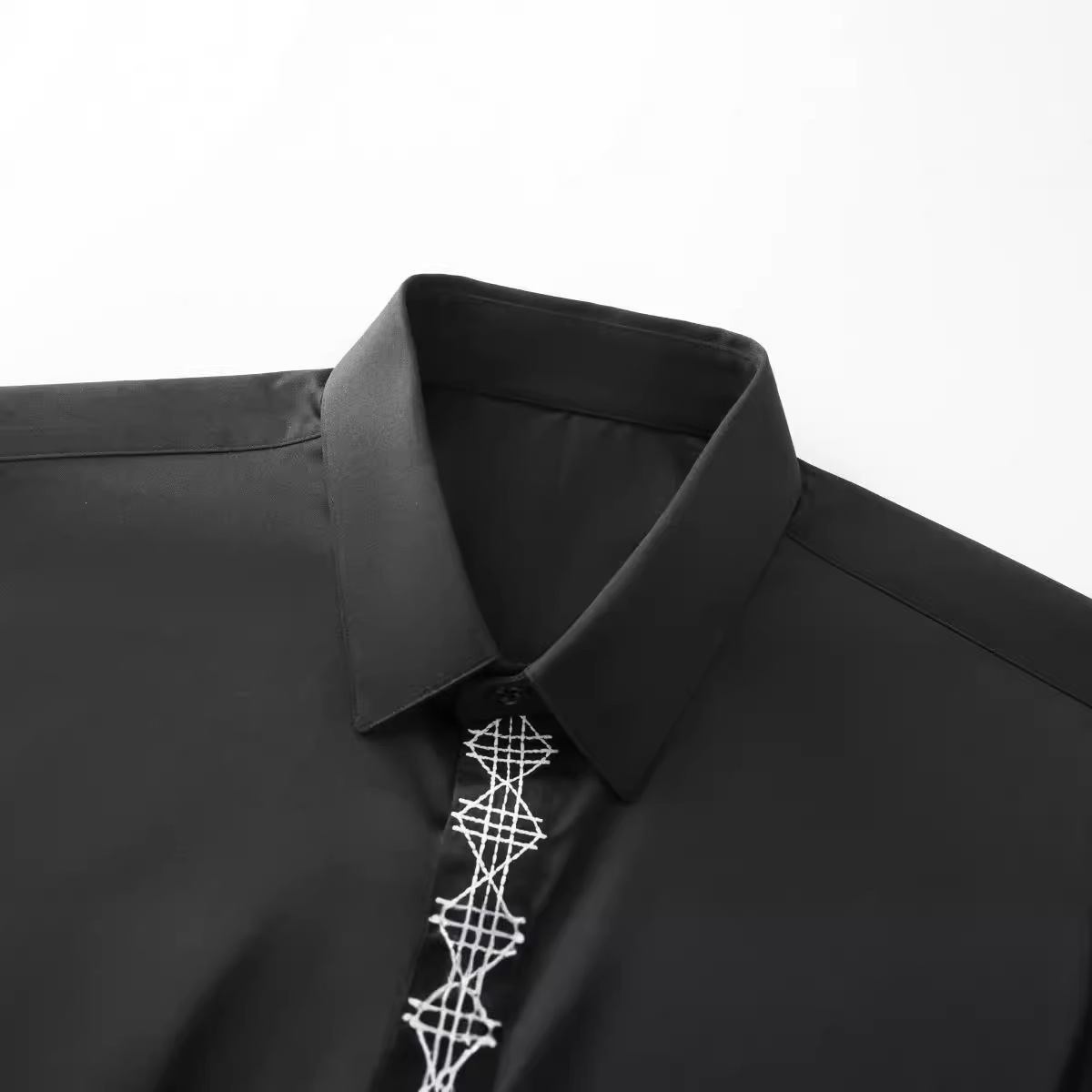 Autumn and Winter New Product: – обзор и цена Embroidery On Black Shirt